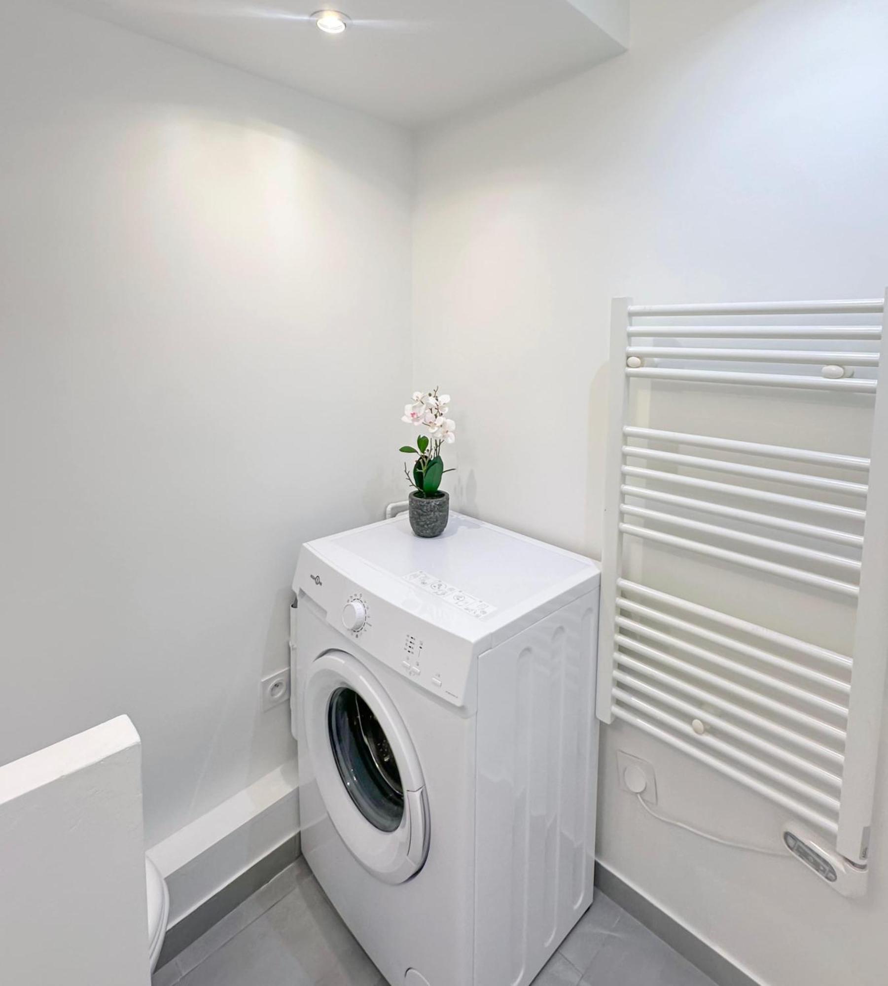 Appartamento Authentic Flat Near Luxembourg Garden Parigi Esterno foto
